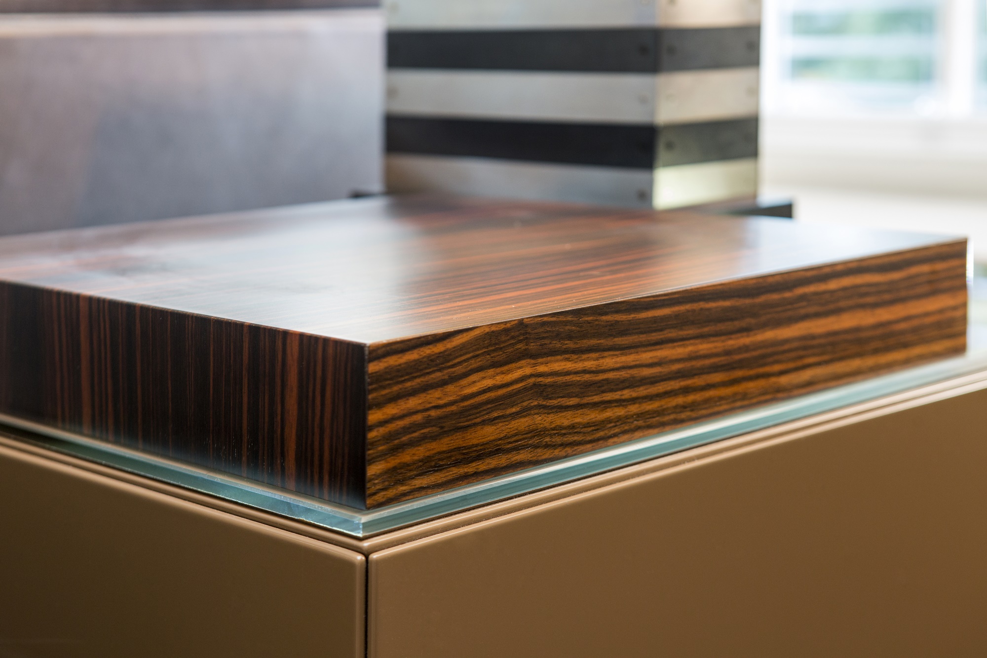 Holz fasziniert mich, es wird schon ewig für alles Wichtige im Leben verwendet.